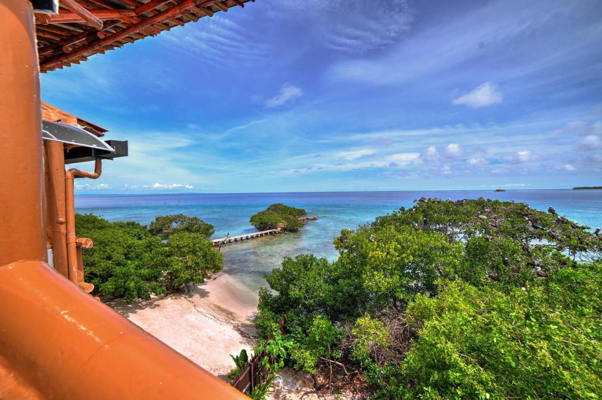 Pao Pao Hotel & Beach Club Isla Grande  Exterior photo