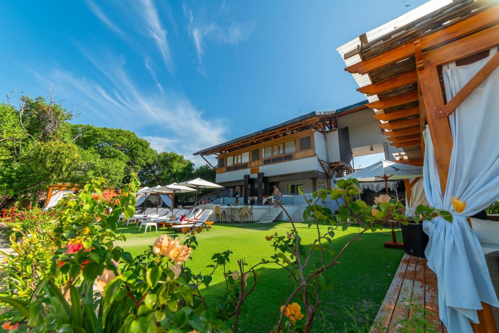 Pao Pao Hotel & Beach Club Isla Grande  Exterior photo